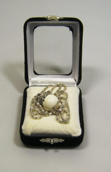 Аромакулон Фантазия, камень - мраморный оникс, на цепочке, в подарочной упаковке 6,5х5,5 см %% 