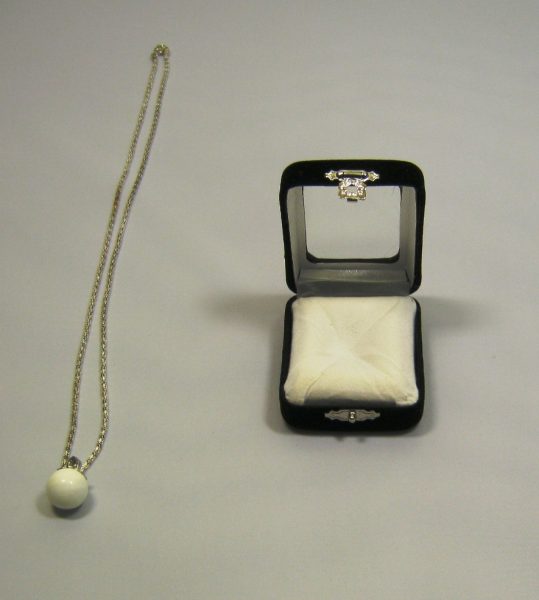 Аромакулон Фантазия, камень - мраморный оникс, на цепочке, в подарочной упаковке 6,5х5,5 см %% иллюстрация 1