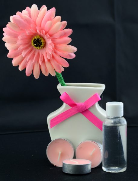 Подарочный набор: керамическая вазочка, аромамасло 50 мл,свечи 3 шт, сухоцветы. Цветы вишни %% иллюстрация  3