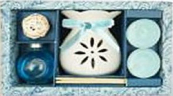 Подарочный набор: керамическая вазочка, аромамасло 50 мл,свечи, ратановый шарик и палочки. Океан %% океан