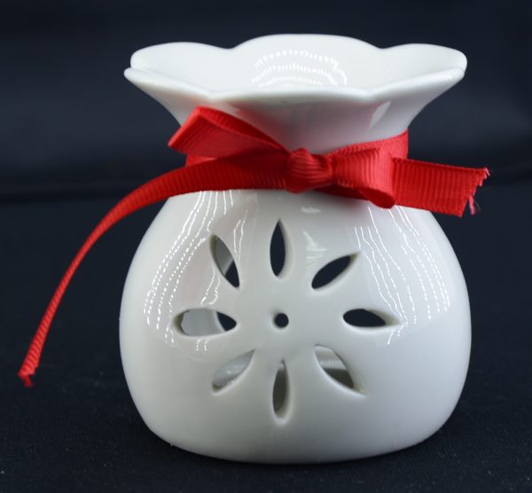 Подарочный набор: керамическая вазочка, аромамасло 50 мл,свечи, ратановый шарик и палочки. Океан %% иллюстрация  2