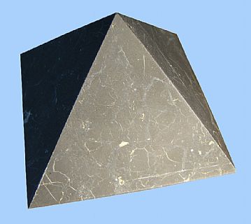 Шунгит. Пирамида неполирован. №5 (d=105 мм.) %% 