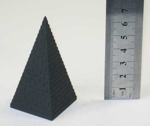 Шунгитовая Пирамида ребристая, 7 см