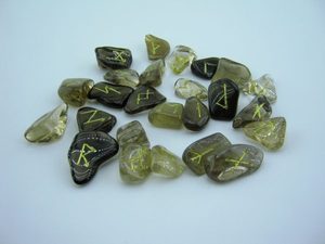 Набор рун(натуральный камень- раухтопаз)