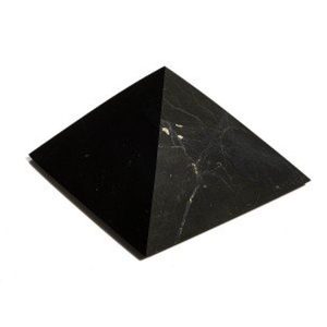 Пирамида из шунгита неполированная, 3 см