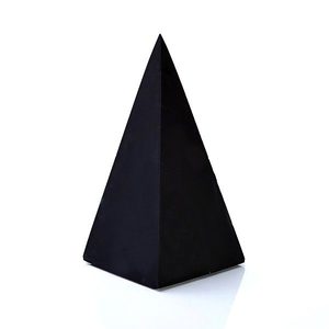 Пирамида из шунгита высокая полированная 3 см