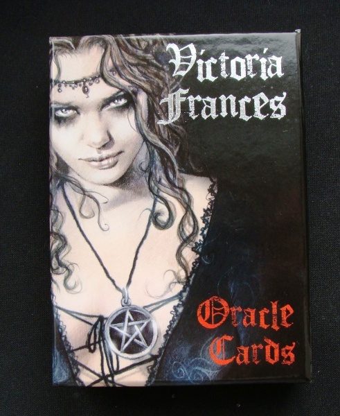 Victoria Frances Gothic Oracle Cards. Готический Оракул Виктория Фрэнсис %% обложка  2