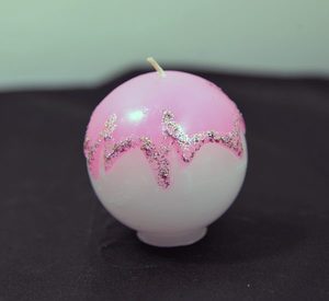 Свеча шар новогодняя розовая