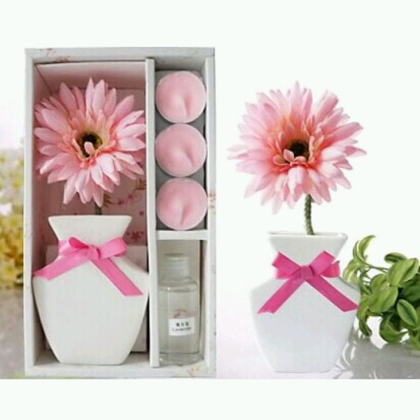 Подарочный набор: керамическая вазочка, аромамасло 50 мл,свечи 3 шт, сухоцветы. Цветы вишни %% иллюстрация 1